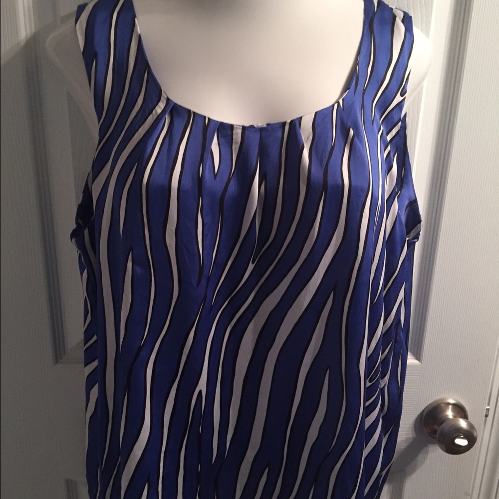🌼Cute Dana Buchman Tank🌼